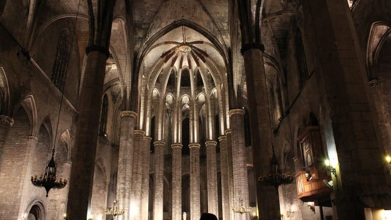 interior de Santa María del Mar
